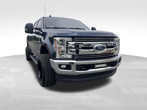 Used 2019 Ford F250 Lariat w/ Lariat Value Package AWD/4WD image 7