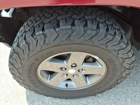 Used 2012 Jeep Wrangler Unlimited Sport AWD/4WD image 10