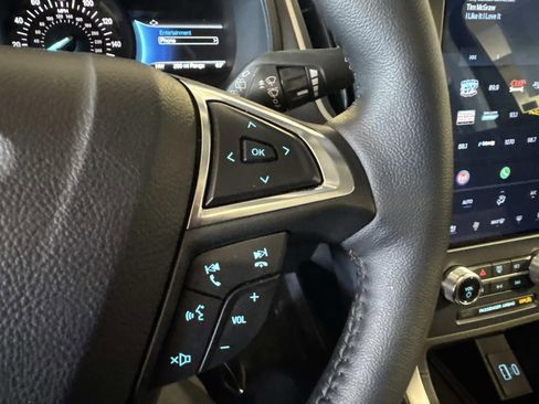 Used 2024 Ford Edge SEL w/ Convenience Package image 19