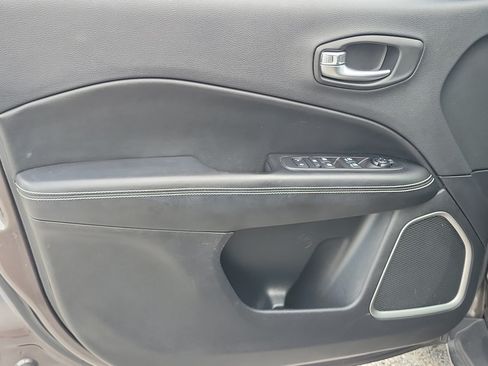 Used 2021 Jeep Compass Latitude FWD image 14