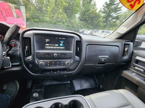 Used 2019 Chevrolet Silverado 2500 W/T AWD/4WD image 39
