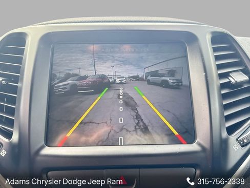 Used 2018 Jeep Cherokee Latitude Plus w/ Comfort/Convenience Group AWD/4WD image 20