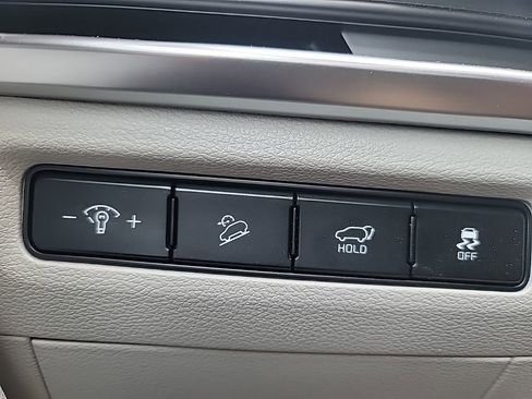 Used 2025 Kia Telluride EX w/ EX Captain's Chair Package FWD image 25