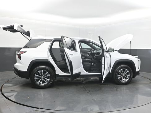 Certified 2026 Chevrolet Equinox LT FWD image 53