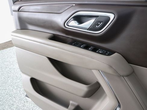 Used 2023 Chevrolet Tahoe LT w/ Luxury Package RWD image 25