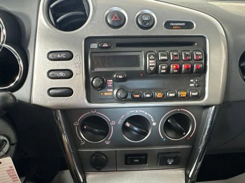 Used 2006 Pontiac Vibe w/ Preferred Package FWD image 14