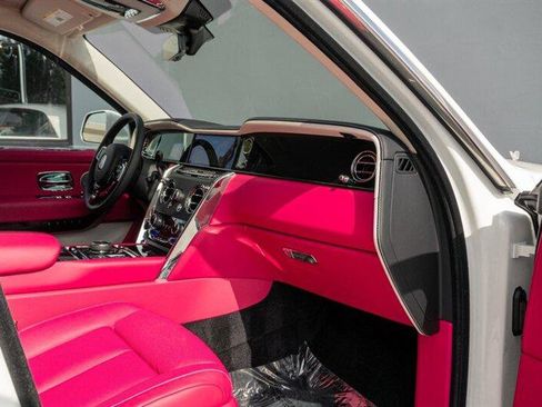 Used 2025 Rolls-Royce Cullinan image 66