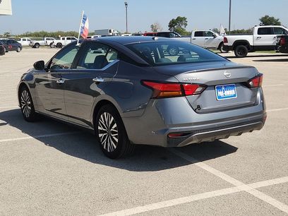 Used 2025 Nissan Altima 2.5 SV