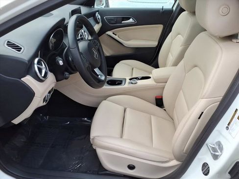 Used 2017 Mercedes-Benz GLA 250 image 15