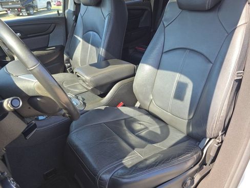 Used 2016 GMC Acadia SLT w/ Open Road Package FWD image 30