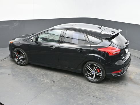 Used 2016 Ford Focus ST w/ Equipment Group 401A image 32