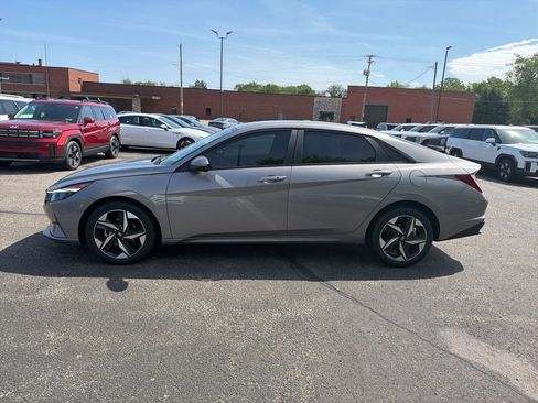 Certified 2023 Hyundai Elantra SEL w/ Convenience Package FWD image 4