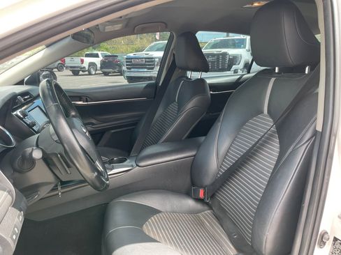 Used 2018 Toyota Camry SE image 13