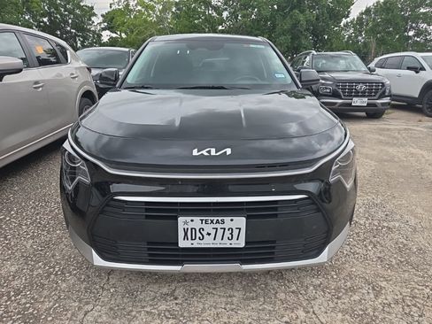 Used 2025 Kia Niro LX FWD image 7
