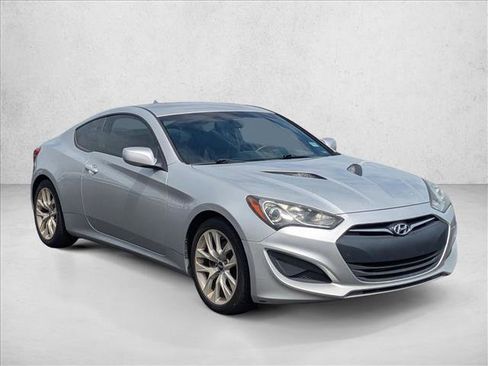 Used 2013 Hyundai Genesis 2.0T image 3