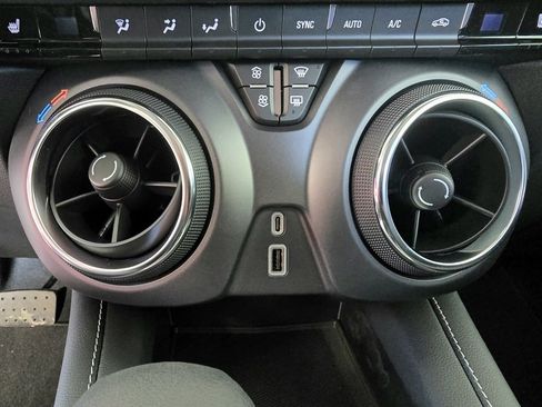 New 2025 Chevrolet Blazer LT image 32