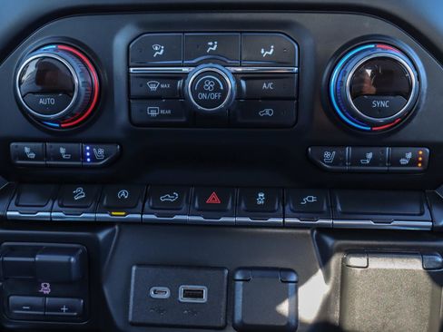 Used 2019 Chevrolet Silverado 1500 LTZ image 9