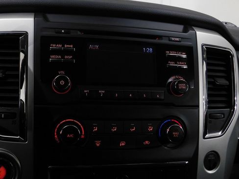 Used 2017 Nissan Titan SV image 53