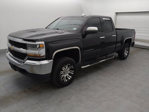 Used 2019 Chevrolet Silverado 1500 LT image 2