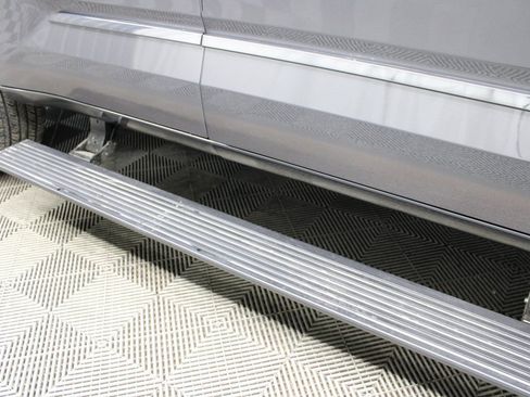 Used 2025 Toyota Sequoia Platinum image 49