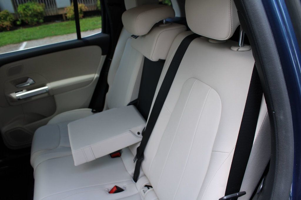 Used 2023 Mercedes-Benz EQB 300 4MATIC image 38