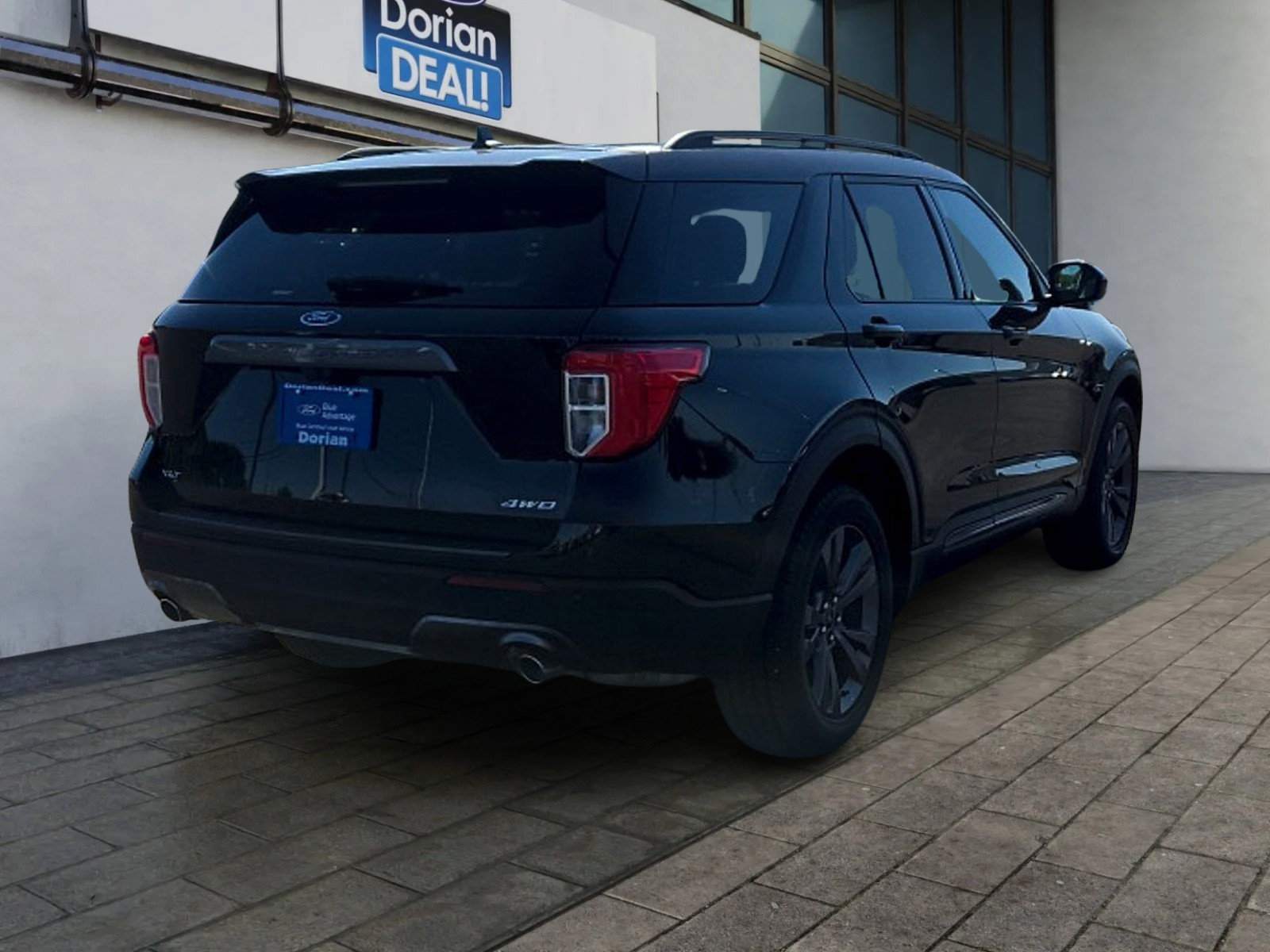 Certified 2023 Ford Explorer XLT w/ Equipment Group 202A AWD/4WD image 3