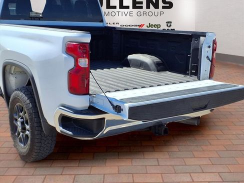 Used 2023 Chevrolet Silverado 2500 LT image 32