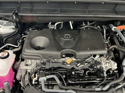 Used 2025 Toyota Highlander XLE AWD/4WD image 26