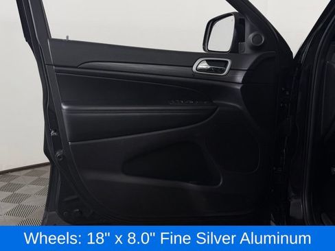 Used 2021 Jeep Grand Cherokee Laredo AWD/4WD image 13
