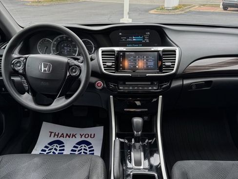 Used 2017 Honda Accord EX image 14
