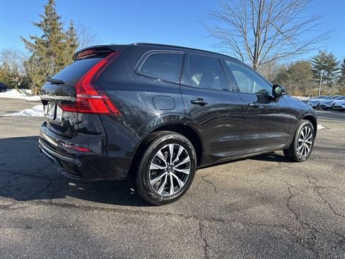 Certified 2025 Volvo XC60 B5 Core image 9