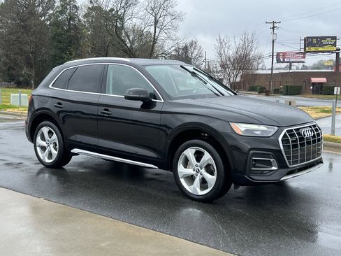 Used 2021 Audi Q5 Premium Plus w/ Premium Plus Package image 2