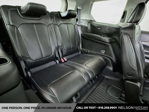 Used 2023 Jeep Grand Cherokee L Limited AWD/4WD image 29