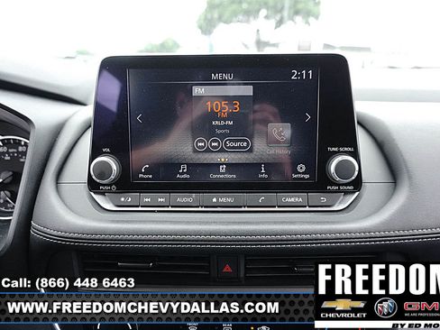 Used 2024 Nissan Rogue S FWD image 16