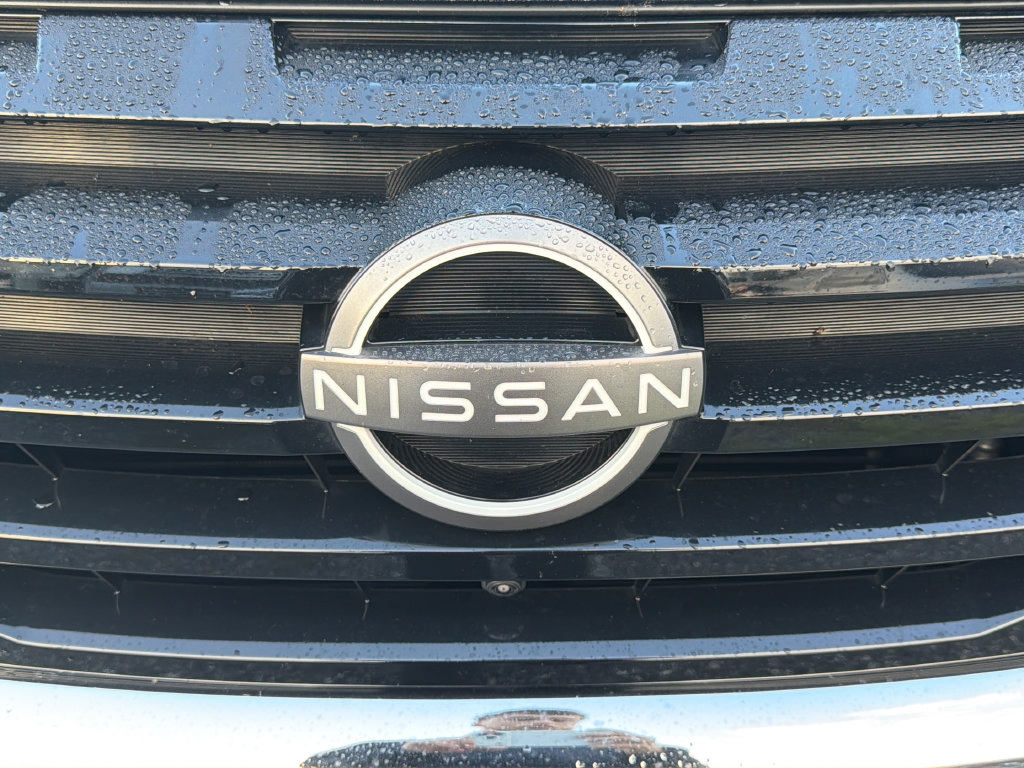 Used 2023 Nissan Pathfinder Platinum w/ Cargo Package AWD/4WD image 17