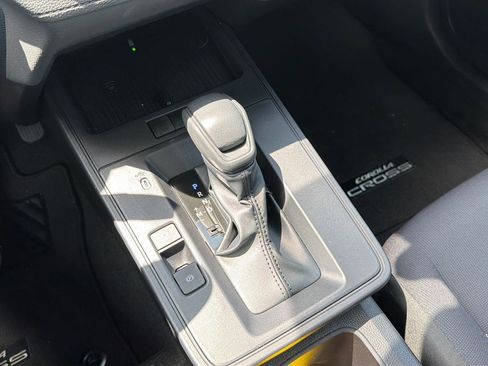 Used 2026 Toyota Corolla Cross LE w/ Moonroof Package image 19