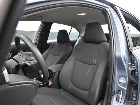 Used 2020 Toyota Corolla LE image 16