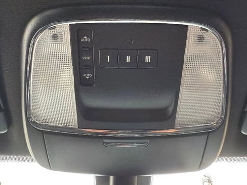 Used 2017 Dodge Charger SE w/ Power Sunroof Group image 20