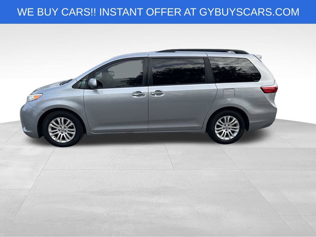Used 2017 Toyota Sienna FWD image 2