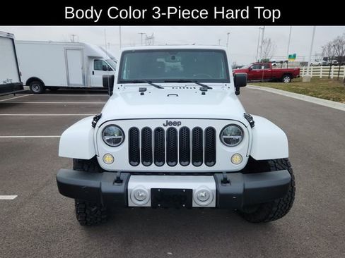 Used 2015 Jeep Wrangler Sahara image 2