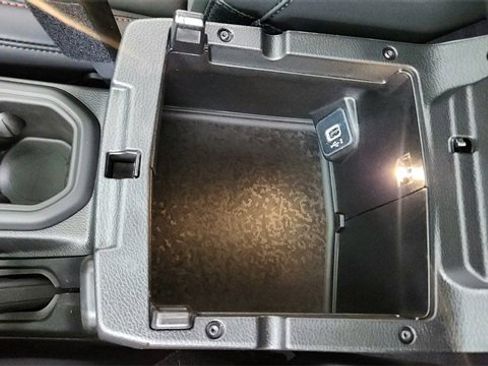 Used 2025 Jeep Wrangler Unlimited Rubicon image 52