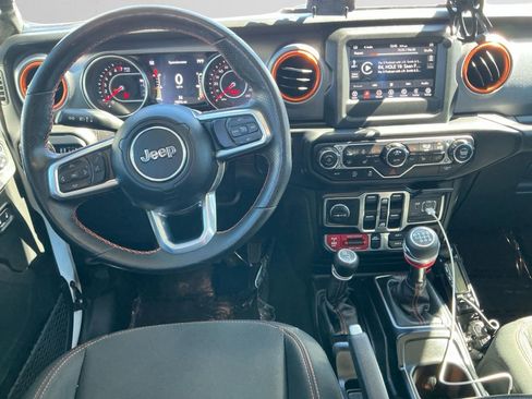 Used 2021 Jeep Gladiator Mojave w/ Cold Weather Group image 10