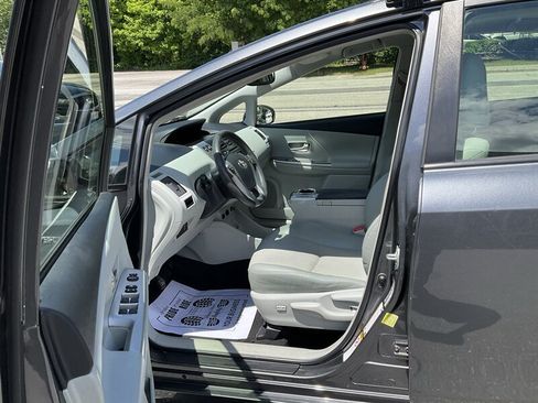 Used 2012 Toyota Prius V Five FWD image 17
