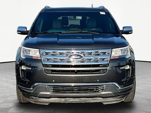 Used 2018 Ford Explorer Limited FWD image 2
