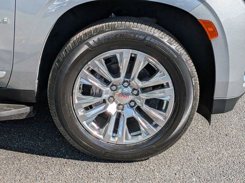 Used 2023 GMC Yukon Denali image 12