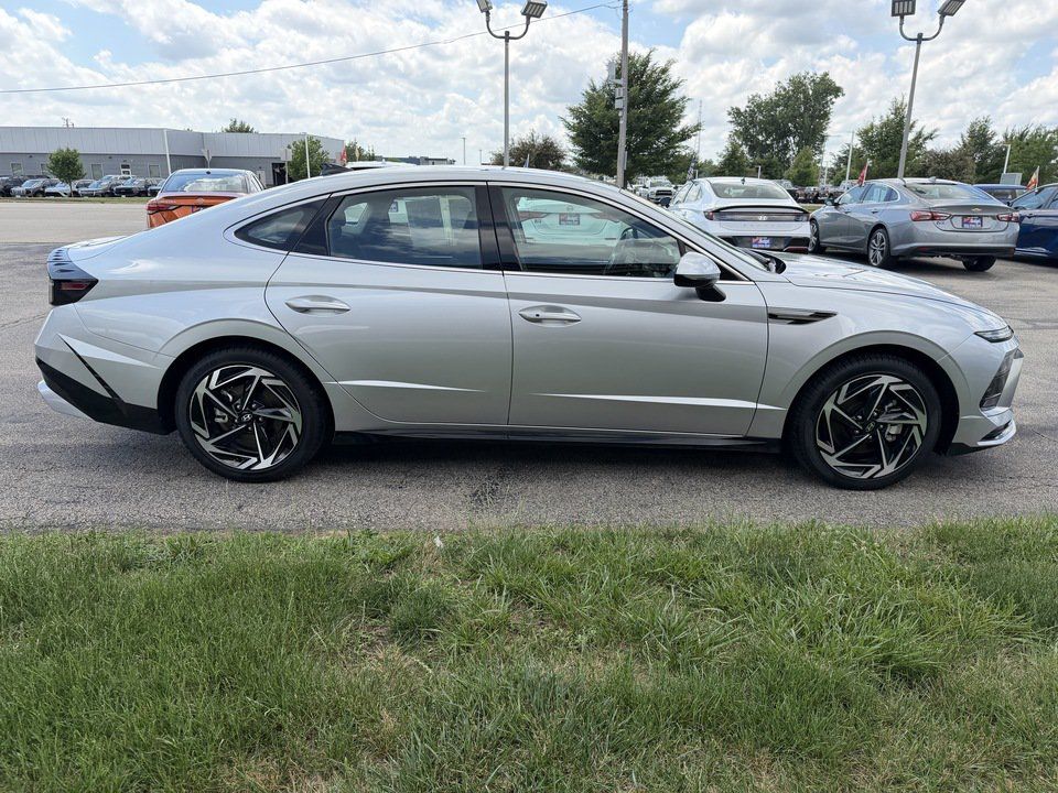 Used 2026 Hyundai Sonata SEL FWD image 6