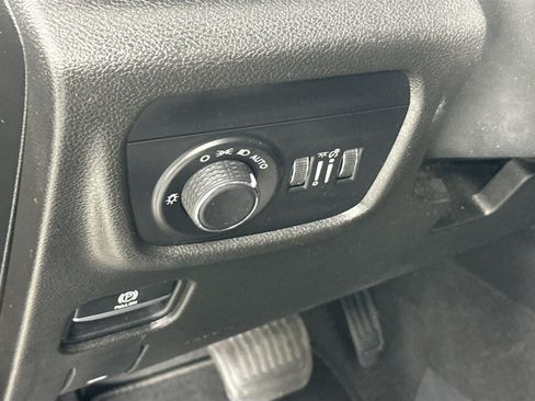 Used 2021 Jeep Grand Cherokee L Laredo w/ Luxury Tech Group I AWD/4WD image 10