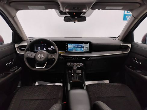 Used 2025 Nissan Kicks SV w/ SV Premium Package FWD image 13