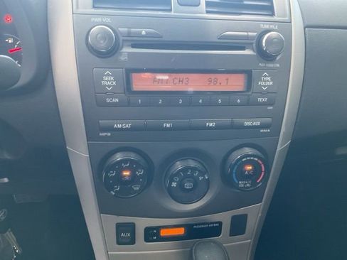Used 2010 Toyota Corolla S image 8