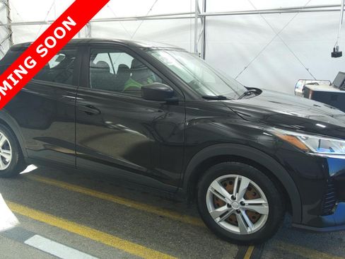 Used 2021 Nissan Kicks S FWD image 3
